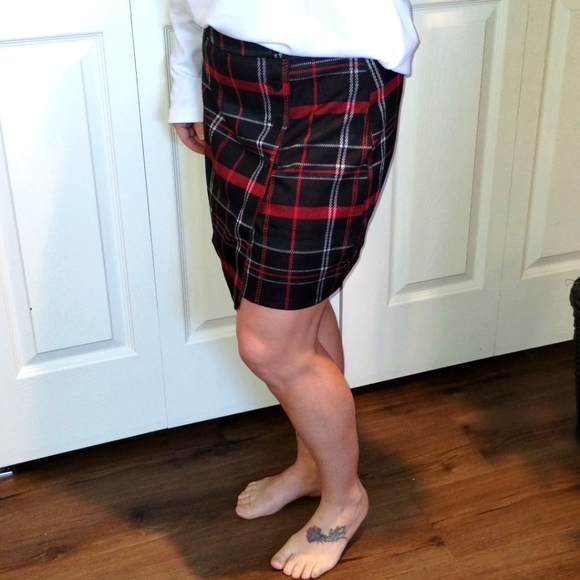 Festive Tartan Plaid Button Detail A-Line Skirt - Picture 1 of 5
